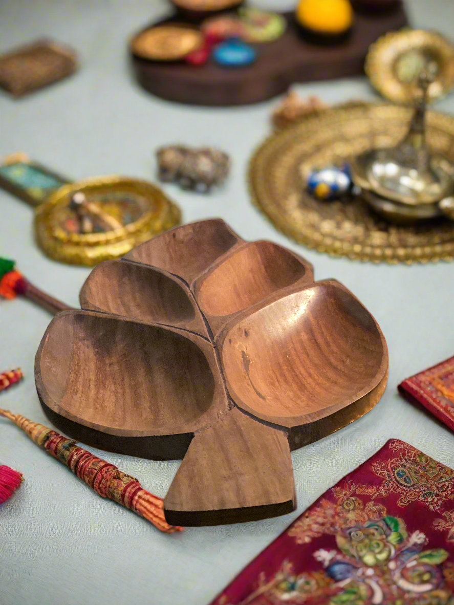 Leaf wooden serving tray