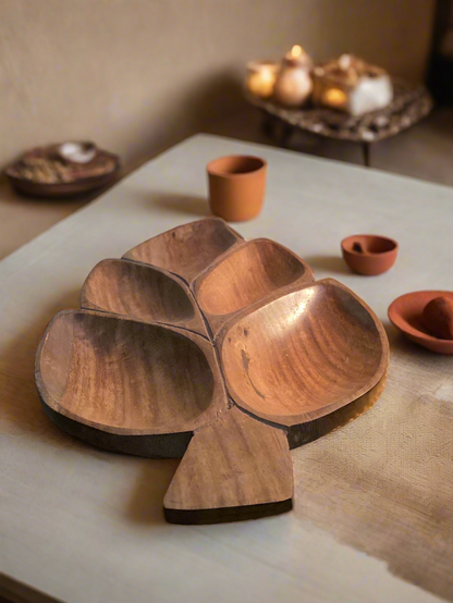 Leaf wooden serving tray